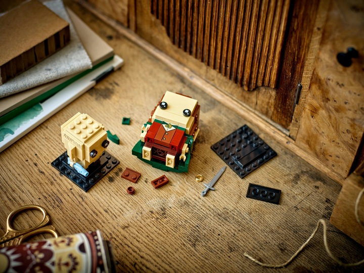 Actual product image LEGO Brickheadz Frodo & Gollum (40630, LEGO Brickheadz)