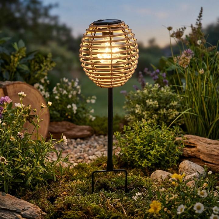 Produktbild H & S Collection 6er-Set Elegante Solar-Steckleuchte für Garten & Terrasse: Robuste LED Solarlampe mit Metallstab, Ra