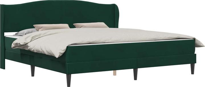 Vert foncé
