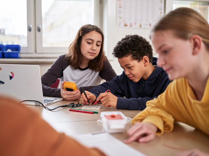 Immagine prodotto Arduino AKX00023 Starter Kit Educativo