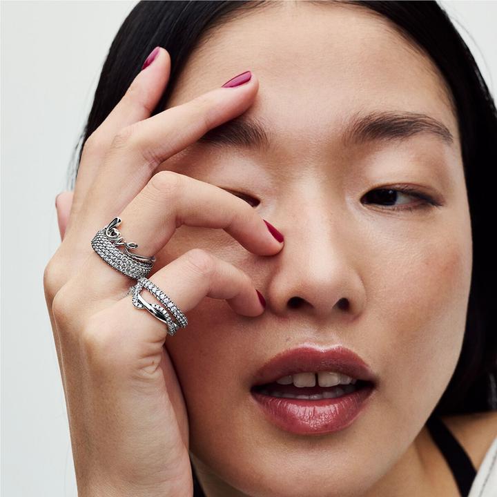 Actual product image Pandora Sparkling Intertwined Wave Ring (48, 925 Silver)