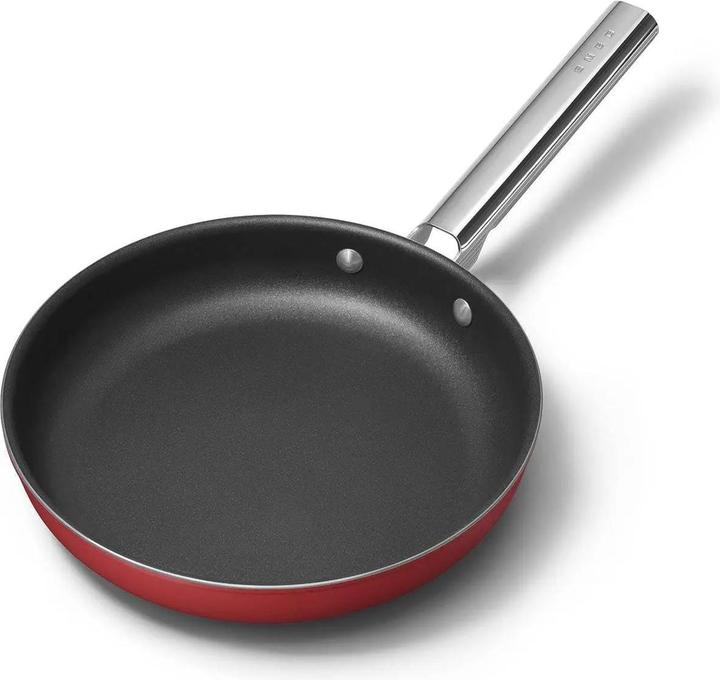 Actual product image Smeg CKFF2601RDM Frying pan Ø 26 cm, red (Frying pan, Aluminium, Stainless steel, 26 x 8.70 cm)