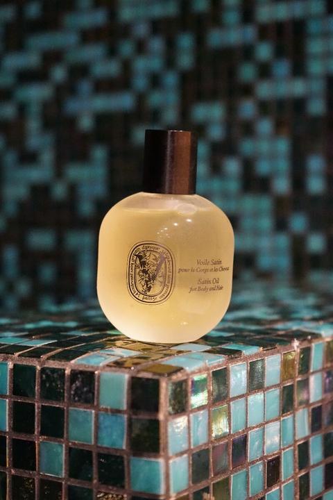 Image du produit Diptyque Voile Satin Pour Le Corps Et Les Cheveux 100ml (Huile pour le corps, 100 ml)