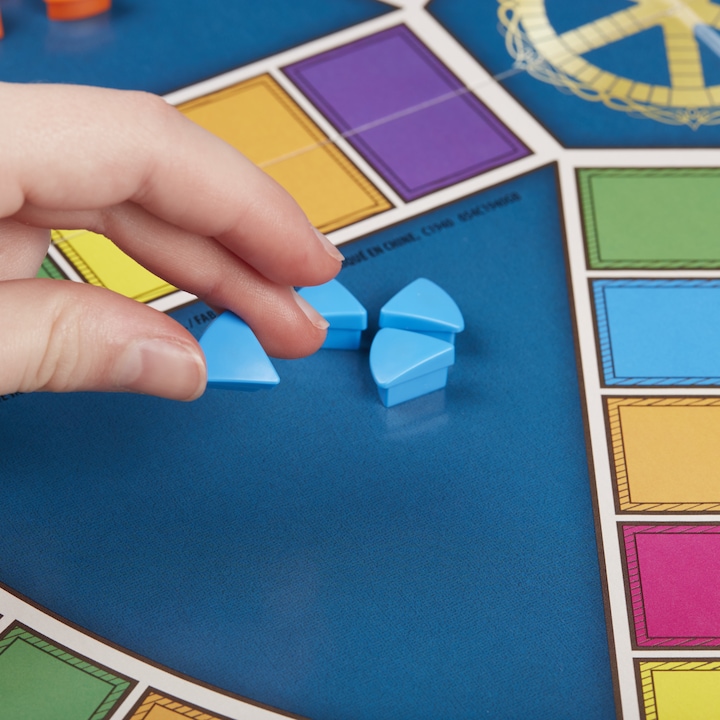Actual product image Hasbro Gaming Trivial Pursuit Classic (French)