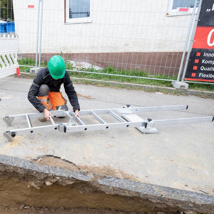 Produktbild Munk Stufen-Baugrubenleiter 4 Stufen inkl. Handläufe (Anlegeleiter, 225 cm)