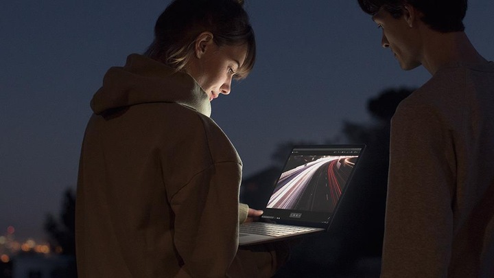 Produktbild Microsoft Surface Laptop, Platinum, 128GB SSD (13.50", Intel Core i5-7200U, 4 GB, 128 GB, CH)