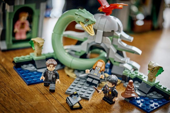 Produktbild LEGO Hogwarts Ostflügel (76473, LEGO Harry Potter)