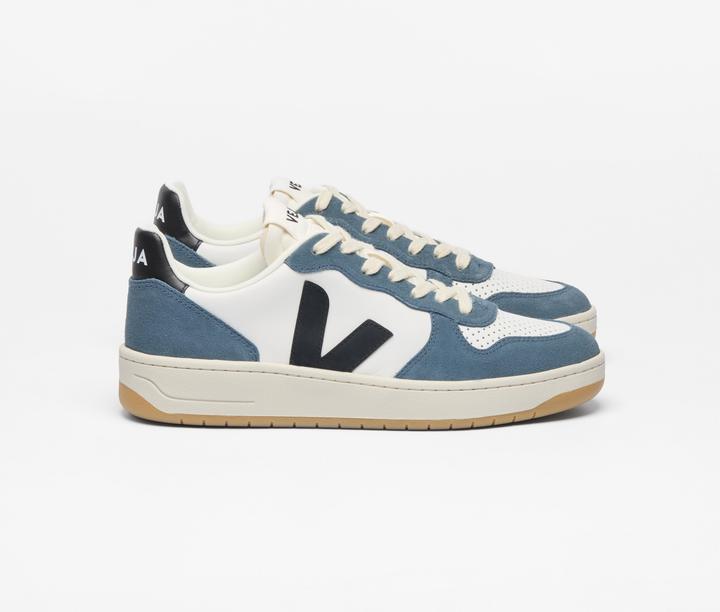 Actual product image Veja V10 (37)