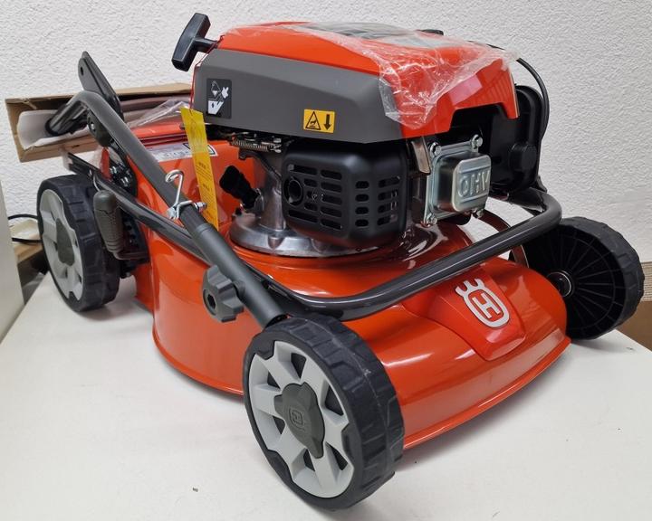 Image du produit Husqvarna LC 140P (Essence)