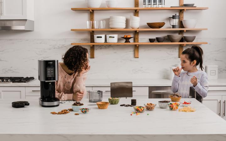 Actual product image Ninja CREAMI 7-in-1 Eismaschine NC302EU