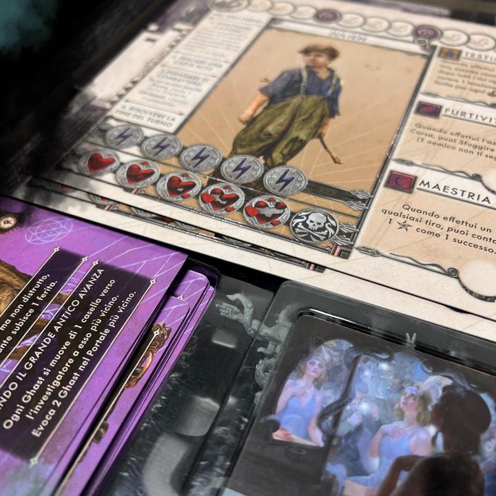 Produktbild Asmodée Cthulhu: Death May Die - Paura dell'Ignoto (1 - 5 Spieler)