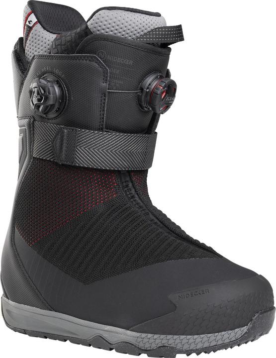 Snowboard boots