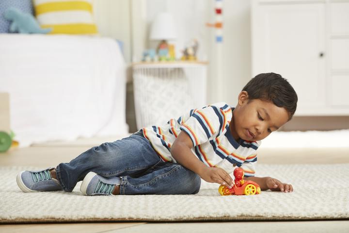 Produktbild Hasbro Iron Man Action-Figur und Iron Racer Fahrzeug, Spielzeug für K