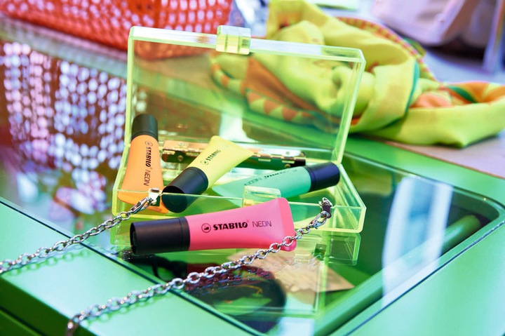 Produktbild STABILO NEON Textmarker (Gelb, Orange, Pink, Grün, 5 mm, 4 x)