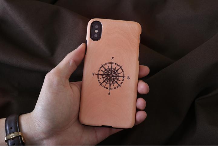 Immagine prodotto Man&Wood Custodia per smartphone iPhone X/XS bussola nera (Apple iPhone X)