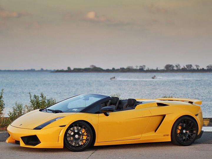 Produktbild Smartbox Exklusive 2-stündige Lamborghini Gallardo Road Tour für 2 Personen in Luzern (2 Pers.)