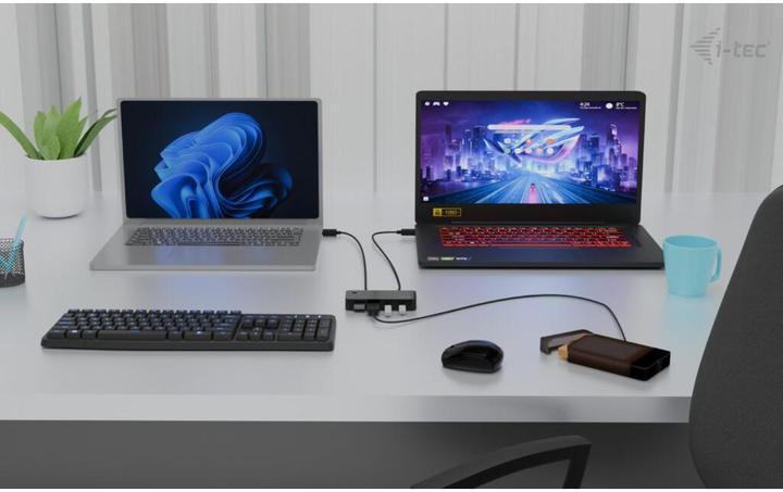 Image du produit i-tec Universal KVM HUB 2x USB-C 3.2 Gen.1 + 2x USB-A 3.2 Gen.1 1x USB-C power-in