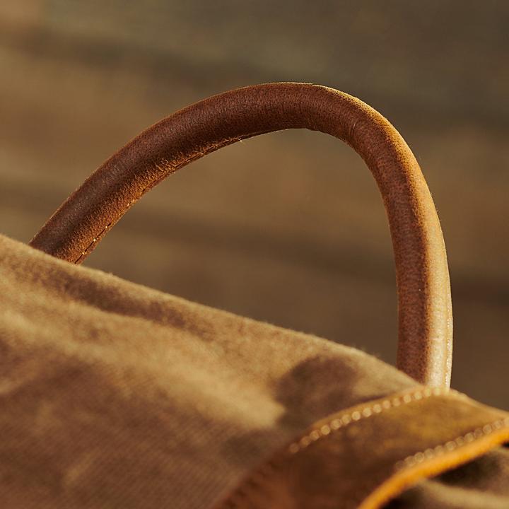 Produktbild Only-Bags.Store Roll Top Backpack, strapazierfähiger Lederrucksack, stilvolle 17in Laptop-Tasche, ästhetische grosse (27 l)