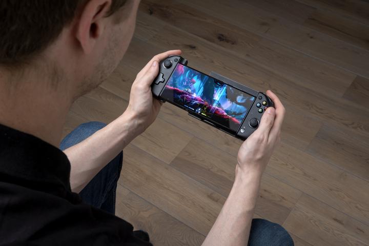 Produktbild Nacon Gaming Holder MG-X (Android)