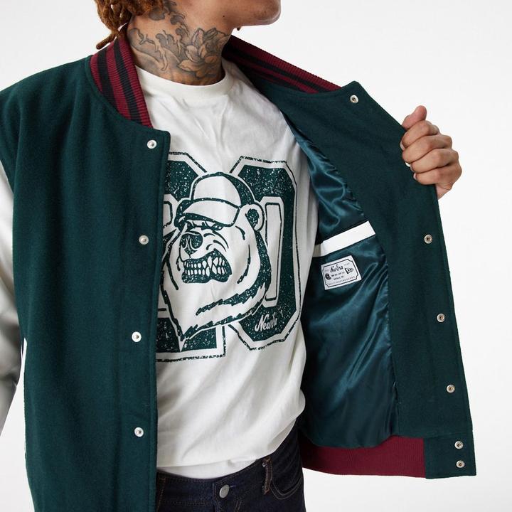 Produktbild New Era Varsity College Jacke - BRAND PATCHES - M (M)
