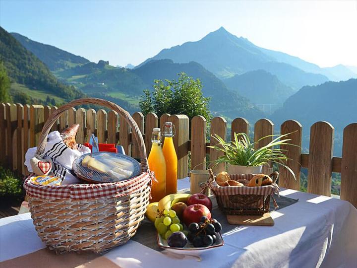 Actual product image Smartbox Ungewöhnliche Übernachtung im Wohnwagen mit privatem Whirlpool für 2 Personen in Waadt (2 Persons)