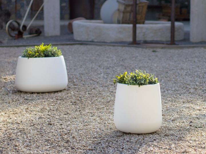 Actual product image Newgarden CAMELIA 40 Planter large round ø39x39cm white 33L outside (33 lm)