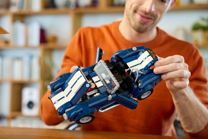 Image du produit LEGO Shelby Cobra 427 S/C (10357, LEGO Icons)