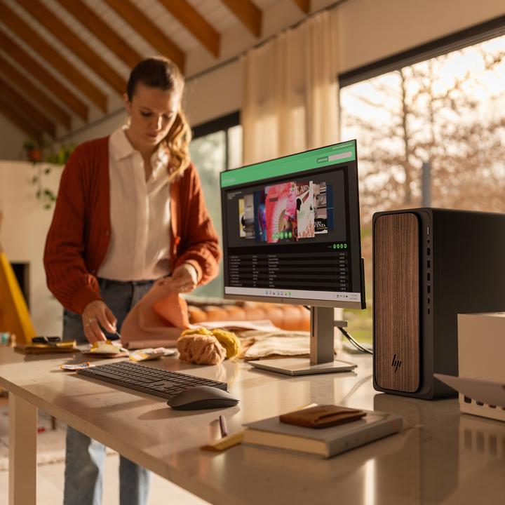 Produktbild HP AI M03-0012ns (Intel Core Ultra 5 225, 16 GB, 1000000 GB, Intel Arc Graphics)