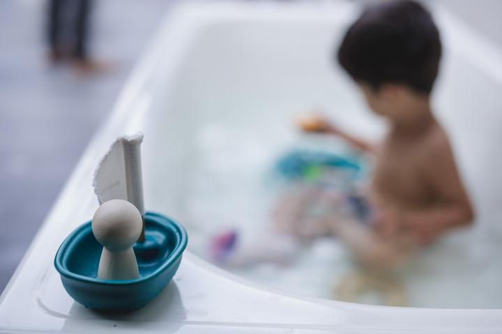 Produktbild Plantoys Segelboot - Eisbär