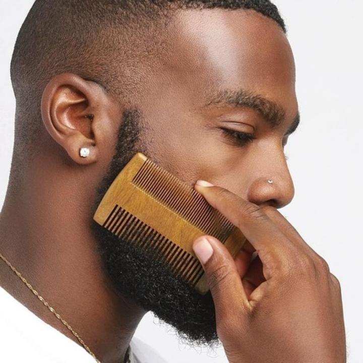 Produktbild Cremo Premium Beard Comb for Men 100% Natural Wood with Woody Fragrance