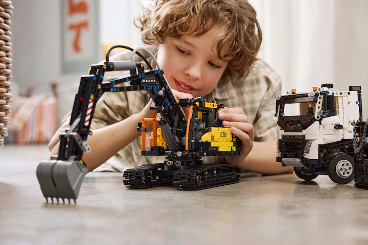 Productafbeelding LEGO 42175 Volvo FMX vrachtwagen met EC230 elektrische rupsgraafmachine (42175, LEGO Technic)