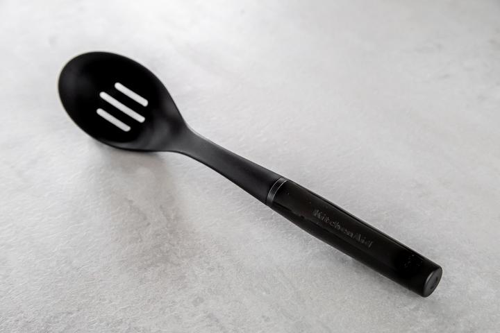 Produktbild KitchenAid Nylon Slotted Spoon - Black