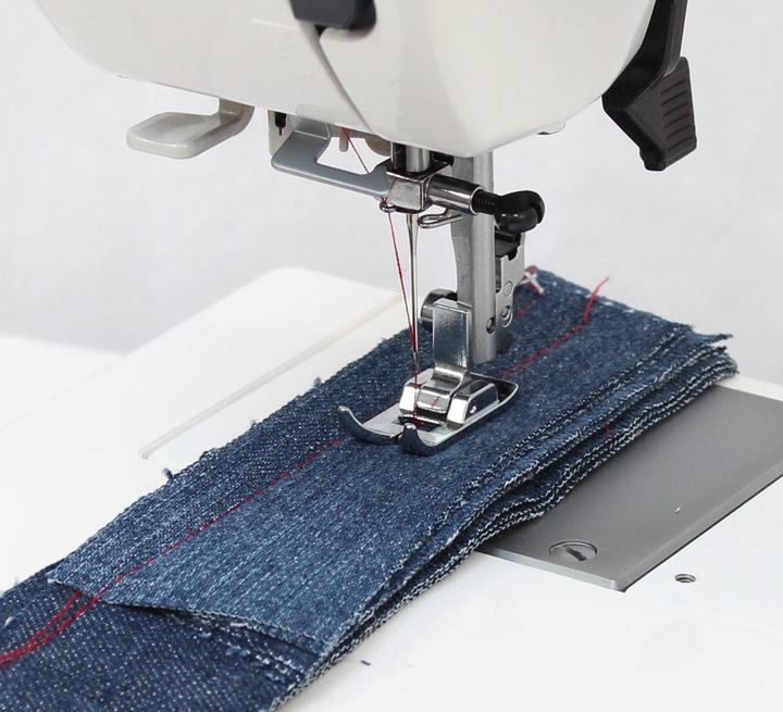 Produktbild Janome Nähmaschine Easy Jeans Heavy Duty 523