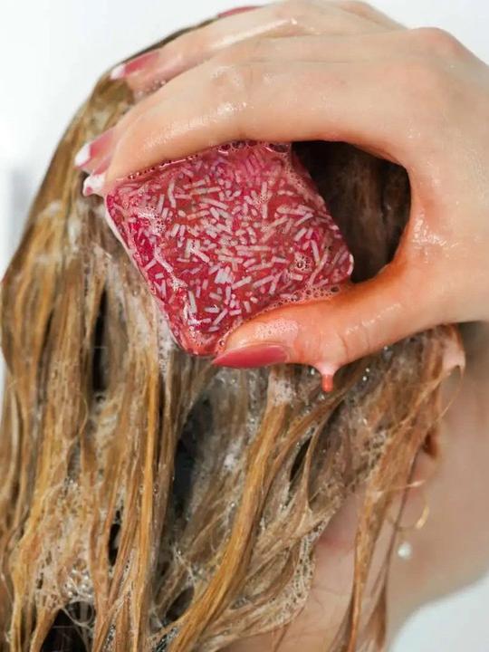 Actual product image Green Room Suds Colour Correction Red (Solid shampoo)