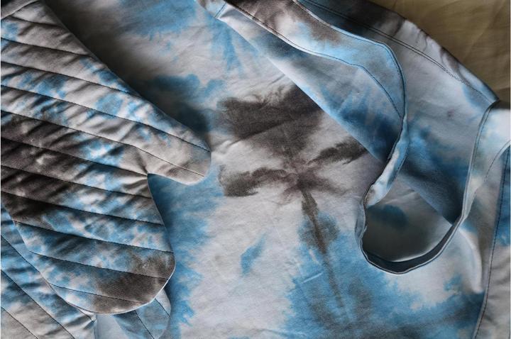 Produktbild Talens Textilfarbe 3 Farben à 85 ml, Blau/Grau/Schwarz (Indigo Blue, Elegant Black, Neutral Grey, 85 ml)