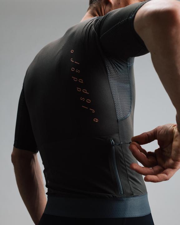 Actual product image Isadore Alternative (M)