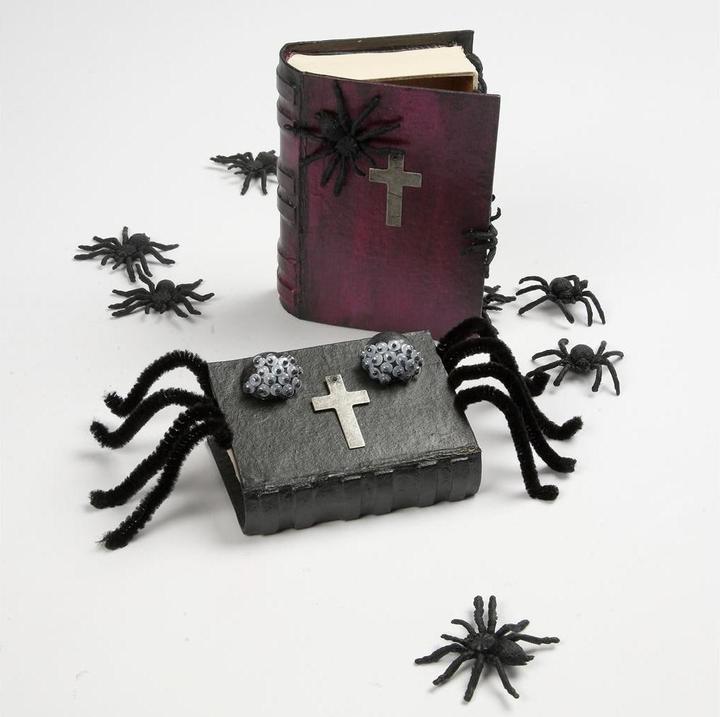 Actual product image Creativ Company Box in book form