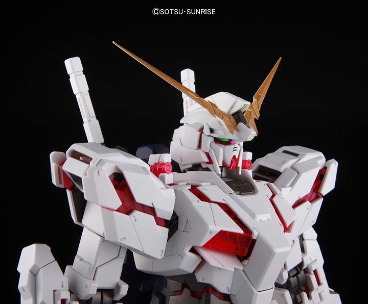 Actual product image Bandai Gundam: Perfect Grade - RX-0 Unicorn