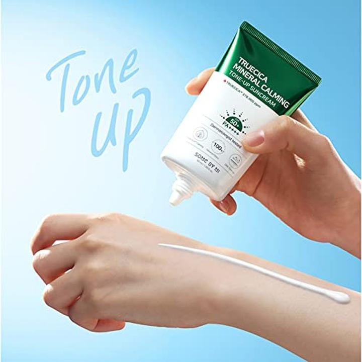Image du produit Some By Mi Truecica Mineral Calming Suncream Crème solaire pour le visage avec écran solaire Spf50+ Pa++++ 50Ml (Crème solaire visage, SPF 50+, 50 ml)