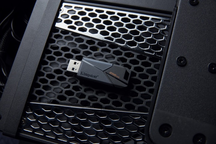 Immagine prodotto Kingston DataTraveler Exodia Onyx (128 GB, USB 3.2)