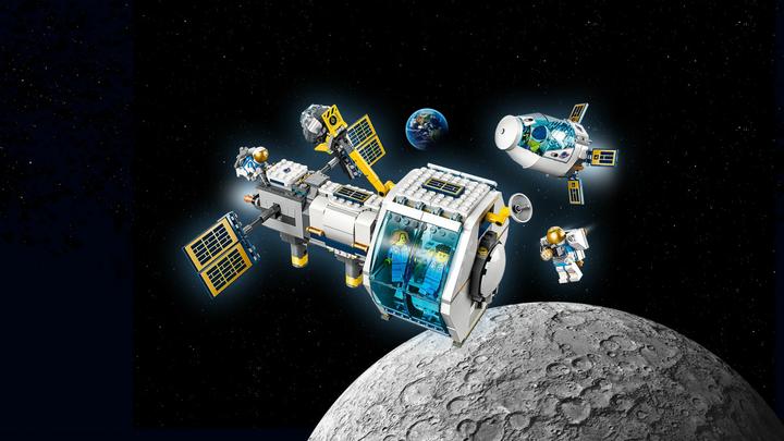 Actual product image LEGO Lunar Space Station (60349, LEGO City)