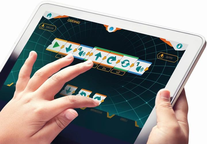 Produktbild Clementoni EVO Mein programmierbarer Roboter