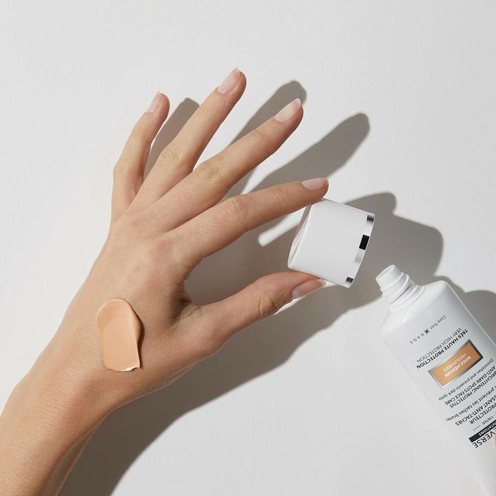 Actual product image Institut Esthederm Photo Reverse Medium (Sun cream face, 50 ml)