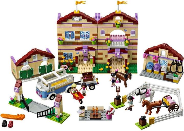 Actual product image LEGO Friends Large Riding School (3185, LEGO Friends)