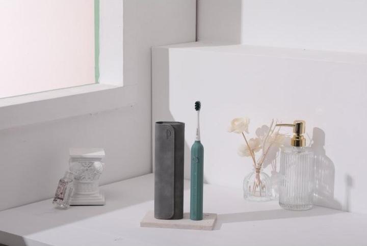 Immagine prodotto Usmile SonickÃ½ zubnÃ kartÃÄek Y1S Verde (Spazzolino sonico)