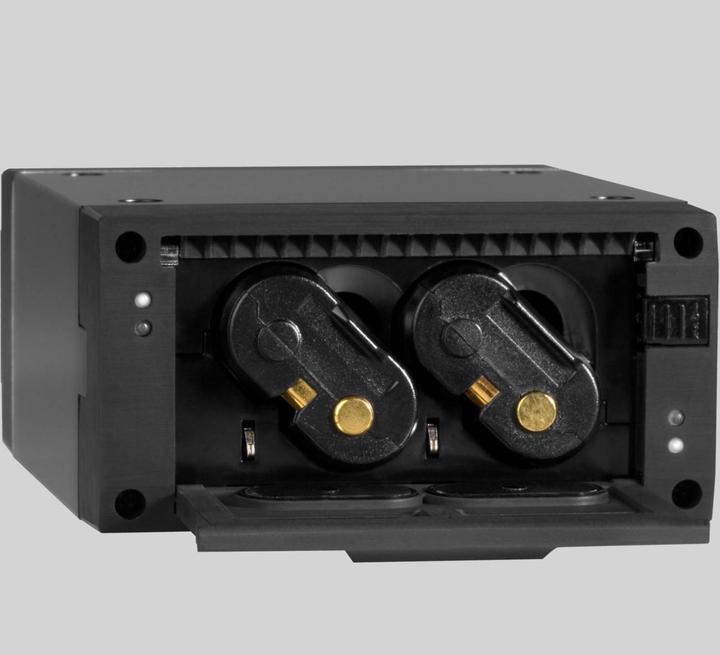 Actual product image Shure SBC210-E - podwójna ładowarka do akumulatorków SB900 z zasilaczem PS50E