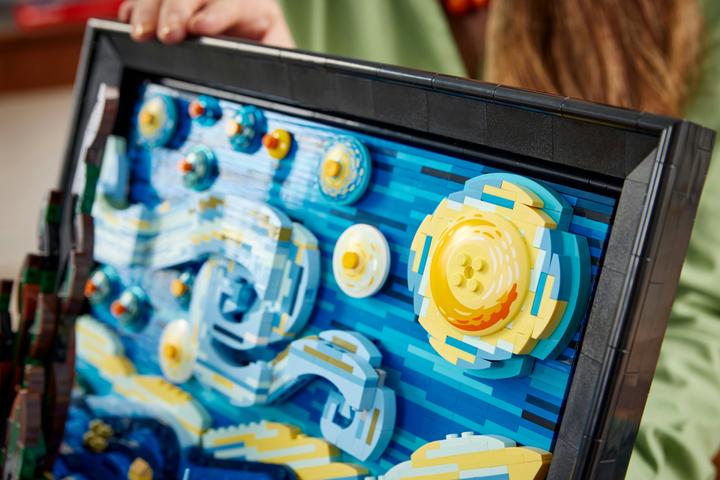 Actual product image LEGO Vincent van Gogh - Starry night (21333, LEGO Rare Sets, LEGO Icons)
