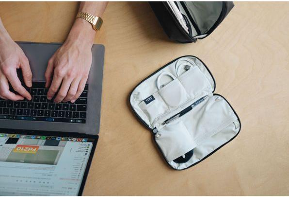 Actual product image Moment MTW Tech Organiser Mini -tarvikepussi, musta