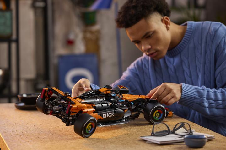Actual product image LEGO McLaren MCL39 F1 racing car (LEGO Technic)