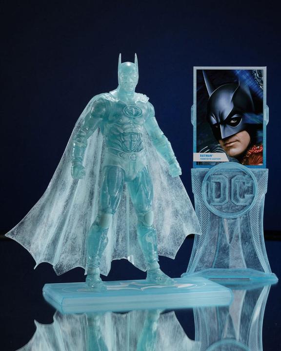 Actual product image McFarlane Batman & Robin DC Multiverse Actionfigur Batman (Frostbite Edition) (Gold Label) 18 cm